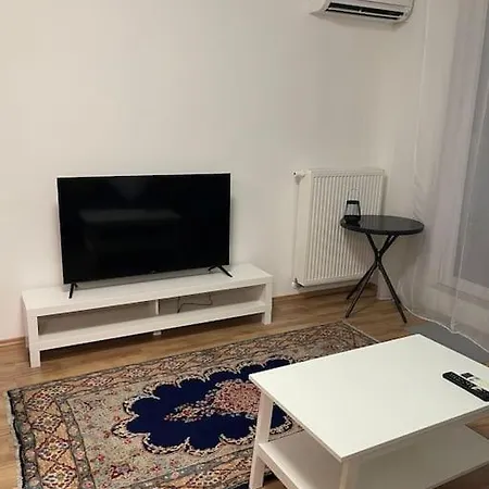 Zeenat Apartment With Balcony And Free Parking Budapest Exterior foto