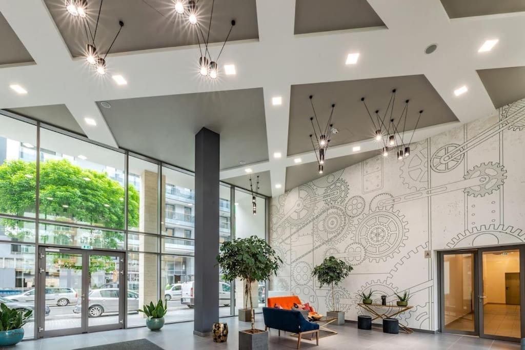 Zeenat With Balcony And Free Parking דירה